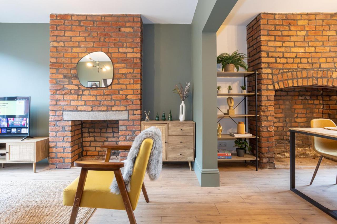 Villa Stunning Scandi 3 Bed House In Manchester-Parking Extérieur photo