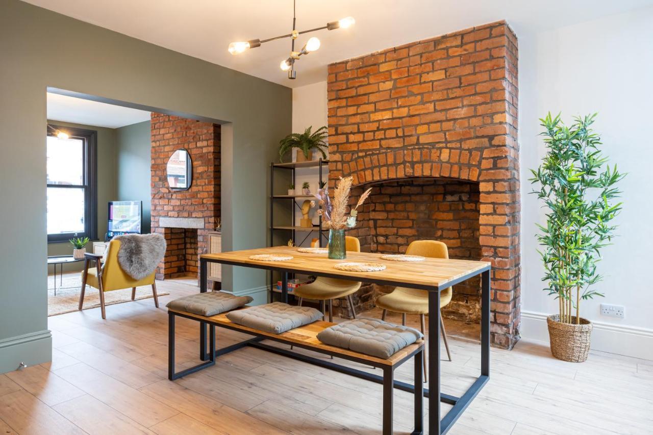 Villa Stunning Scandi 3 Bed House In Manchester-Parking Extérieur photo